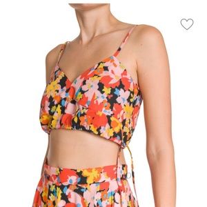 NWT PLAN C
Ikat Flower Printed Cropped Top